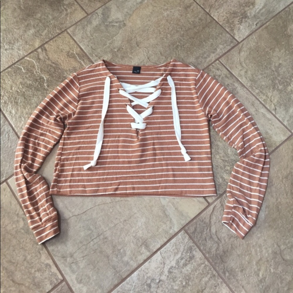 Lace It Up Top - Picture 6 of 9